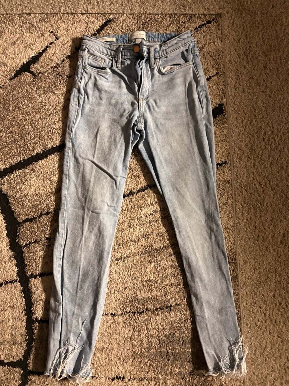 Universal Thread High-Rise Skinny Jeans Light Wash Raw Hem 00R